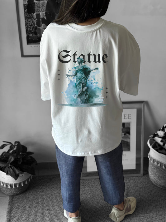 Statue white oversized tee