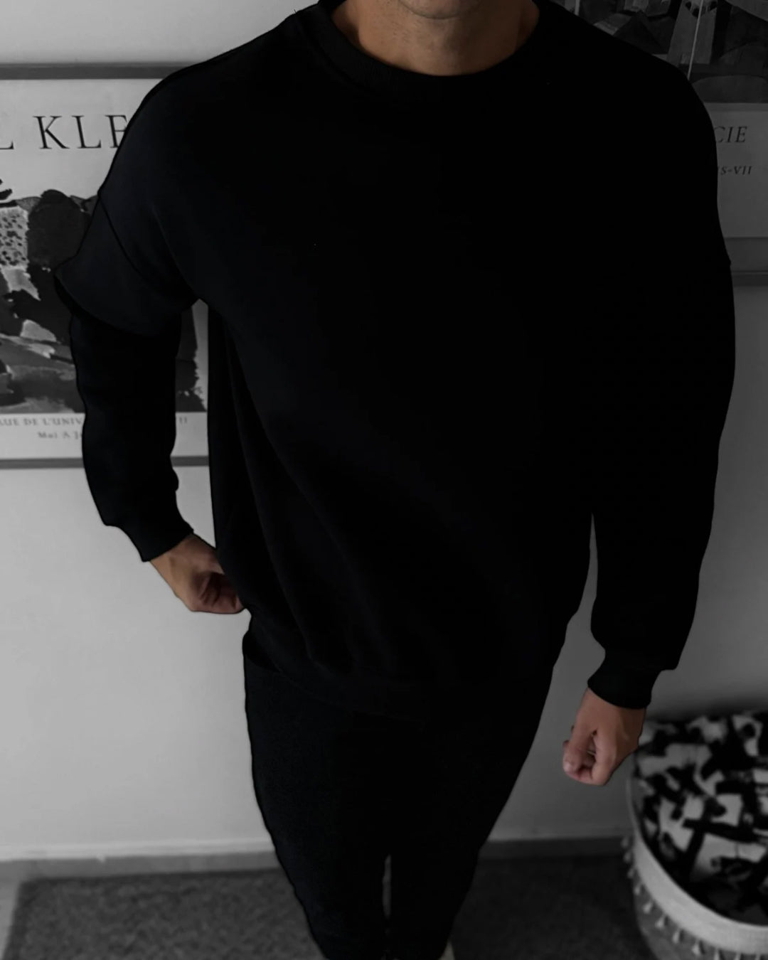 Dominance black crewneck
