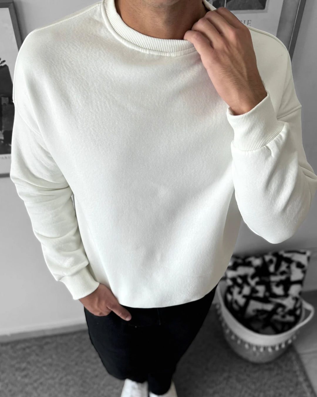 Dominance white crewneck